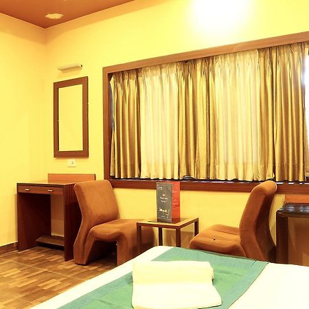 Hotel Trimoorti Kolkata Eksteriør bilde