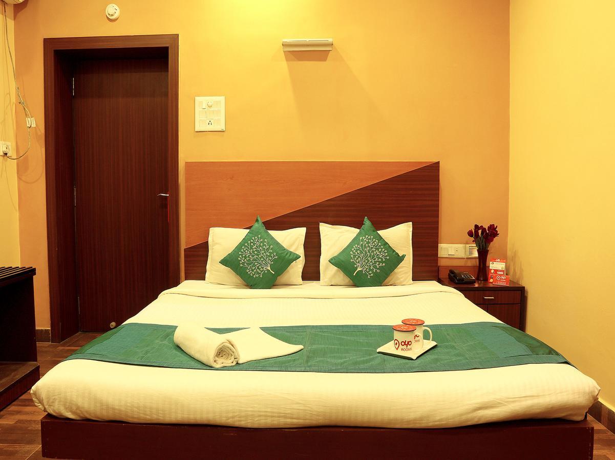 Hotel Trimoorti Kolkata Eksteriør bilde