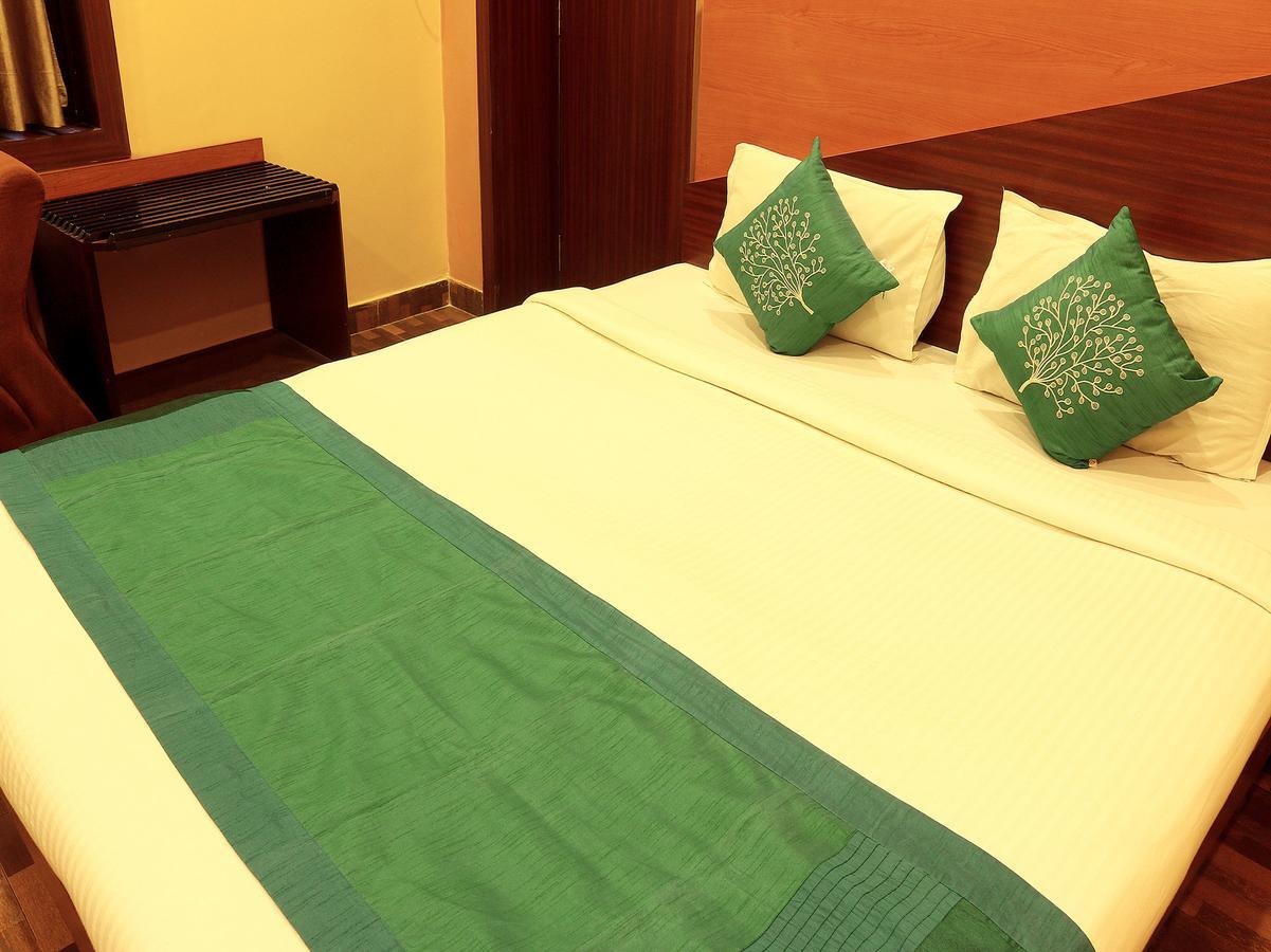 Hotel Trimoorti Kolkata Eksteriør bilde